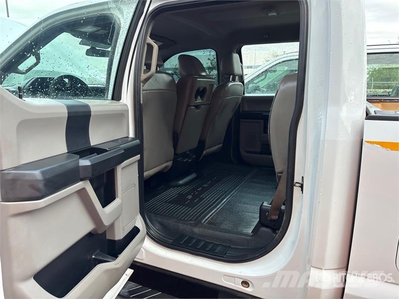 Ford F-250 XL 4x4 Crew Cab Pickup 기타