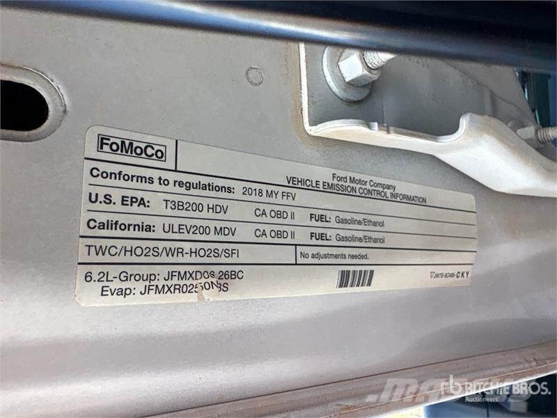 Ford F-250 XL 4x4 Crew Cab Pickup Drugi