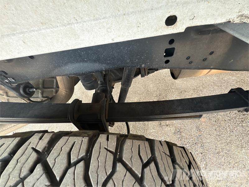 Ford F-250 XL 4x4 Crew Cab Pickup Otros
