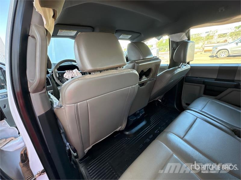 Ford F-250 XL 4x4 Crew Cab Pickup Autre fourgon / utilitaire