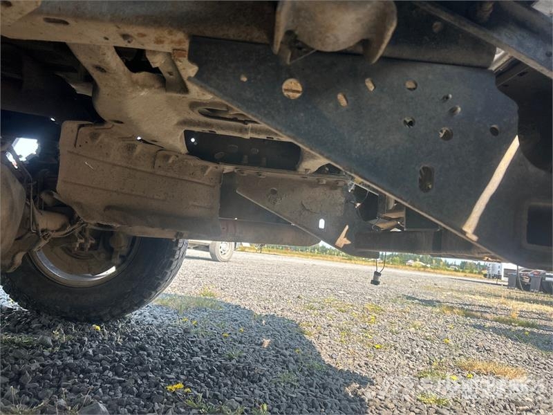 Ford F-250 XL 4x4 Crew Cab Pickup (Inoperable) Muu