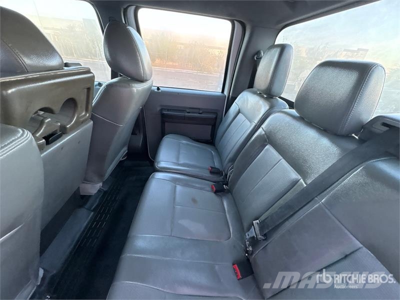 Ford F-250 XL 4x4 Crew Cab Pickup Citi