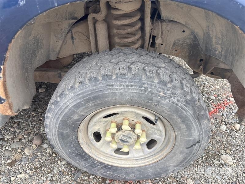 Ford F-250 XL 4x4 Crew Cab Pickup Drugi