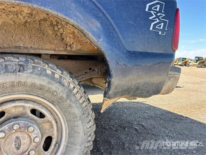 Ford F-250 XL 4x4 Crew Cab Pickup Other