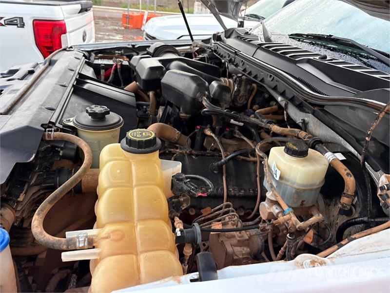 Ford F-250 XL 4x4 Crew Cab Pickup 기타