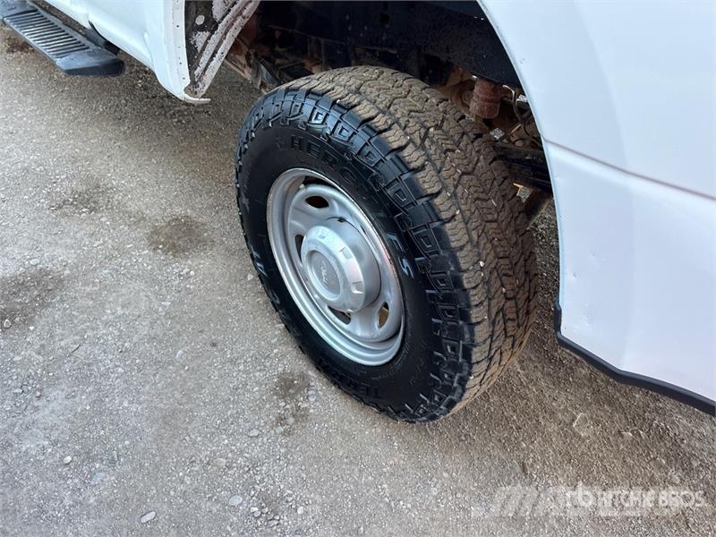 Ford F-250 XL 4x4 Crew Cab Pickup Citi