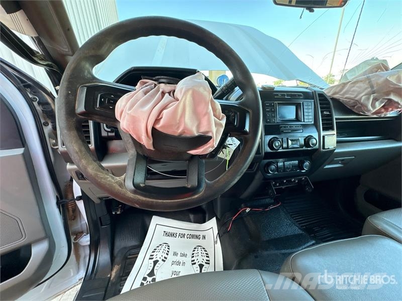 Ford F-250 XL 4x4 Crew Cab Pickup Autre fourgon / utilitaire