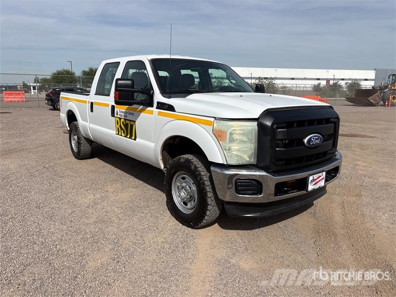 Ford F-250 XL 4x4 Crew Cab Pickup Anders