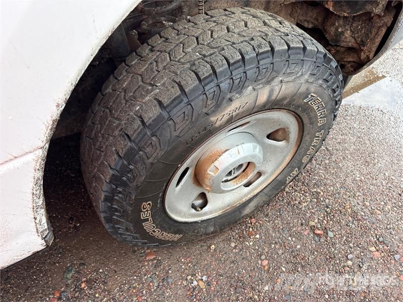 Ford F-250 XL 4x4 Crew Cab Pickup 기타