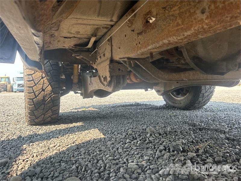 Ford F-250 XL 4x4 Crew Cab Pickup (Inoperable) Muu
