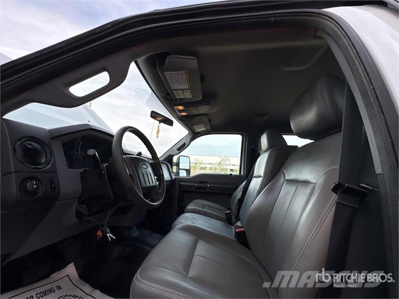 Ford F-250 XL 4x4 Crew Cab Pickup Anders