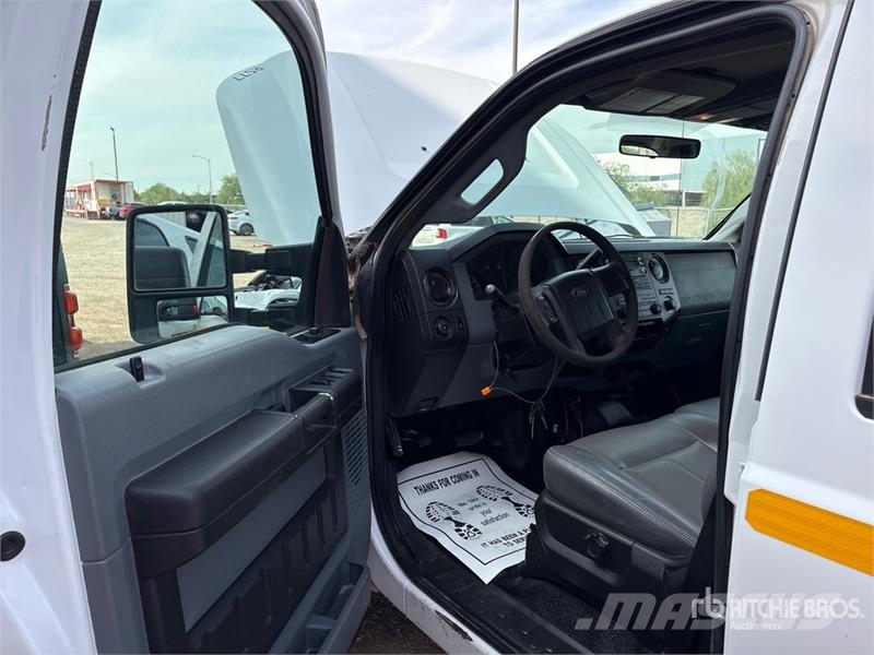 Ford F-250 XL 4x4 Crew Cab Pickup Anders