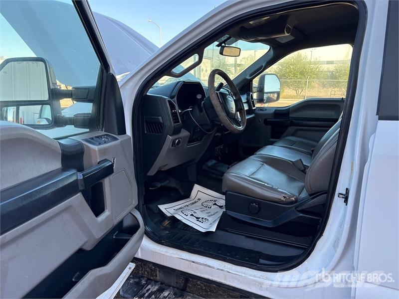 Ford F-250 XL 4x4 Crew Cab Pickup Citi