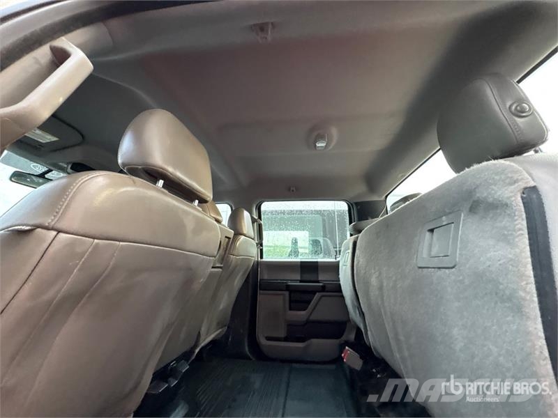 Ford F-250 XL 4x4 Crew Cab Pickup Muu