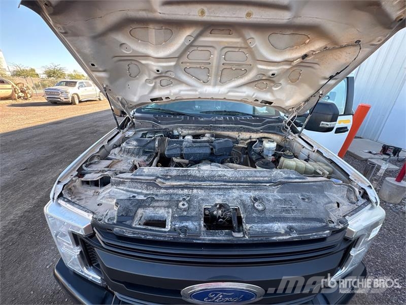 Ford F-250 XL 4x4 Crew Cab Pickup Citi