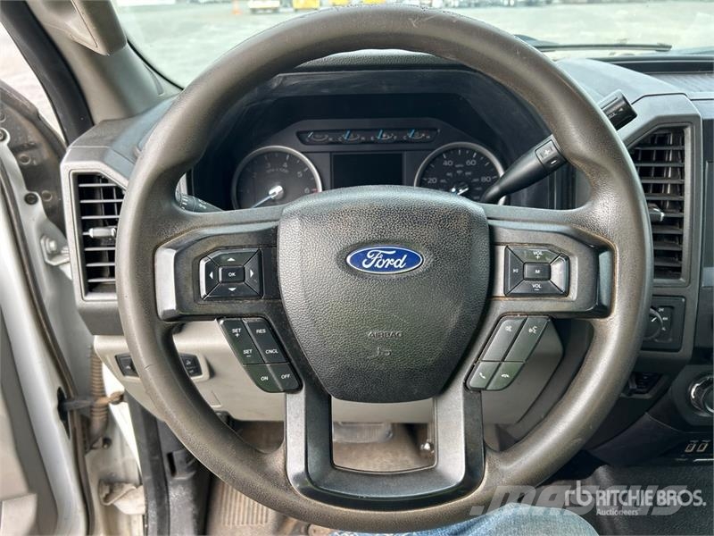 Ford F-250 XL 4x4 Crew Cab Pickup Ostalo