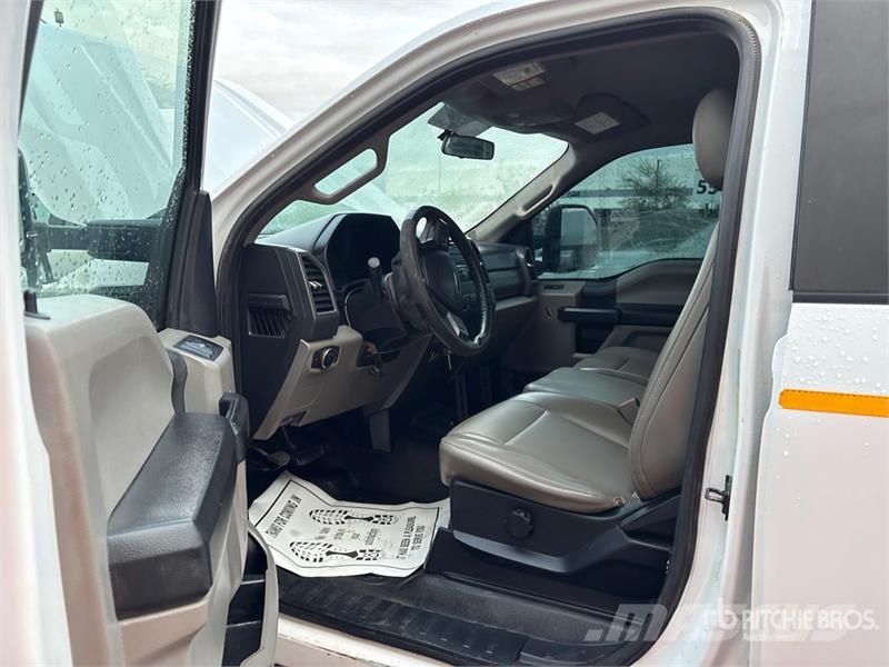 Ford F-250 XL 4x4 Crew Cab Pickup 기타