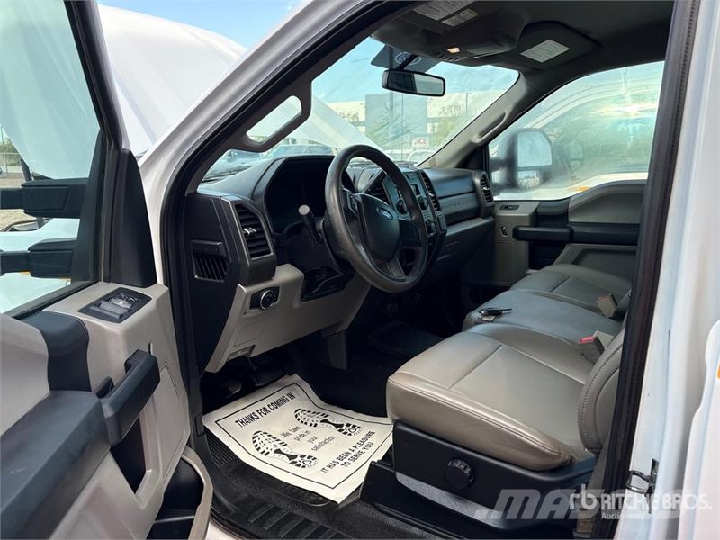 Ford F-250 XL 4x4 Crew Cab Pickup Otras furgonetas