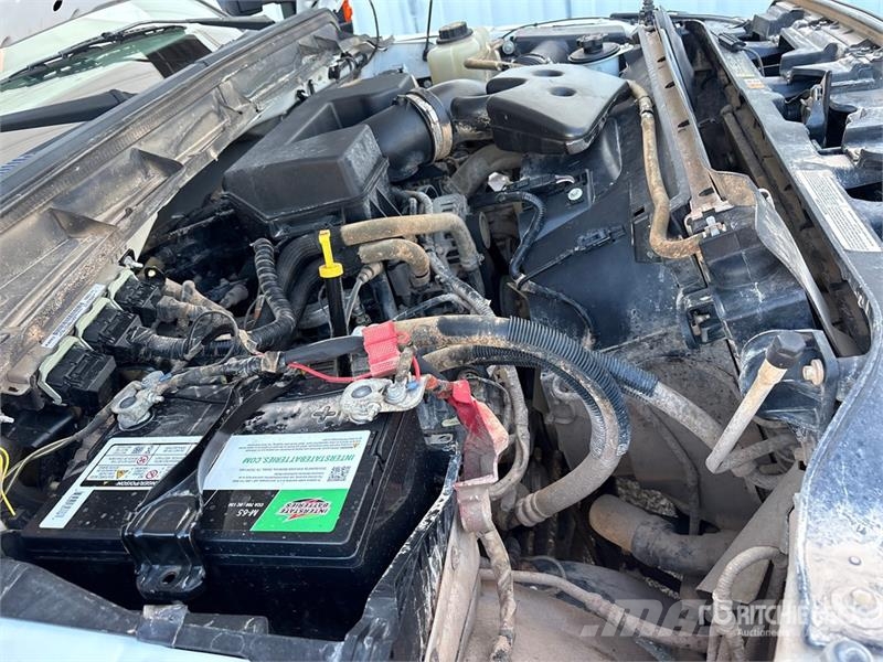 Ford F-250 XL 4x4 Crew Cab Pickup Drugi