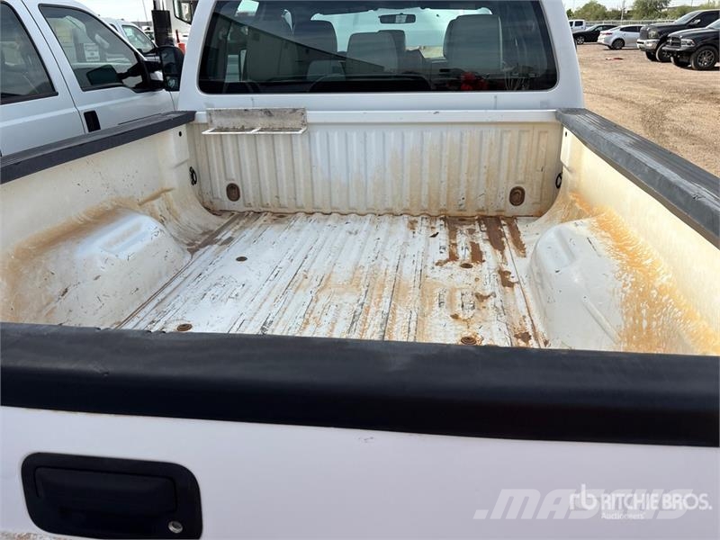 Ford F-250 XL 4x4 Crew Cab Pickup Anders