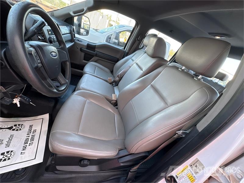 Ford F-250 XL 4x4 Crew Cab Pickup Drugi
