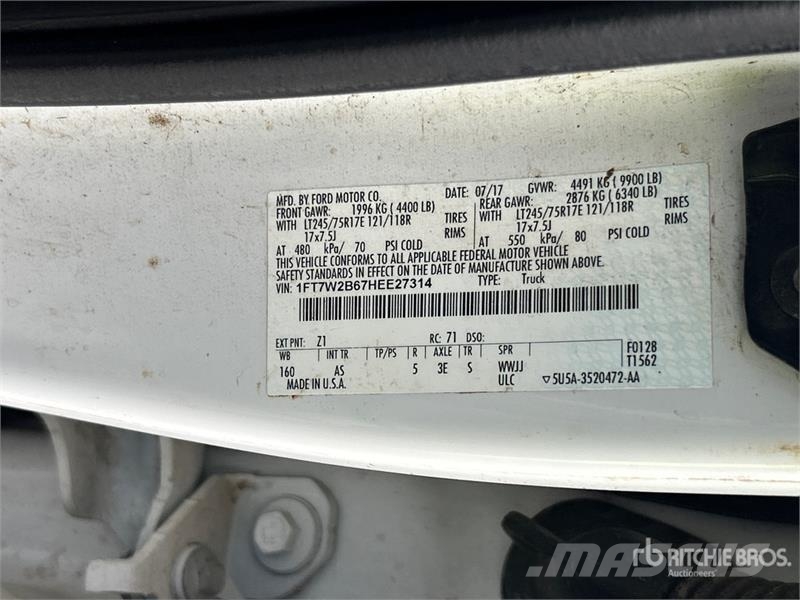 Ford F-250 XL 4x4 Crew Cab Pickup Ostalo