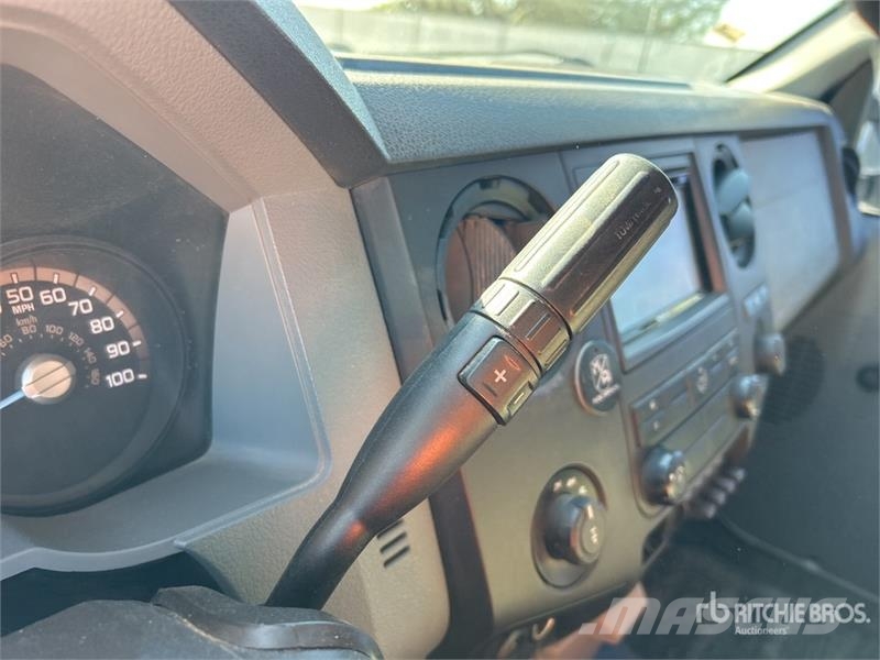 Ford F-250 XL 4x4 Crew Cab Pickup Other