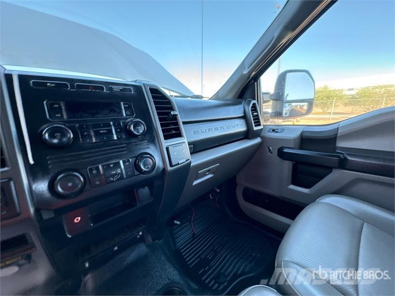 Ford F-250 XL 4x4 Crew Cab Pickup Citi