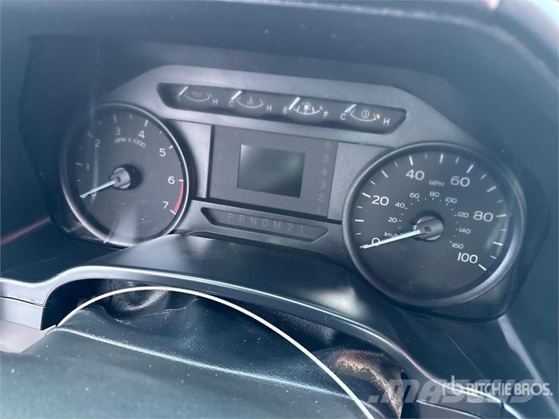 Ford F-250 XL 4x4 Crew Cab Pickup Otros