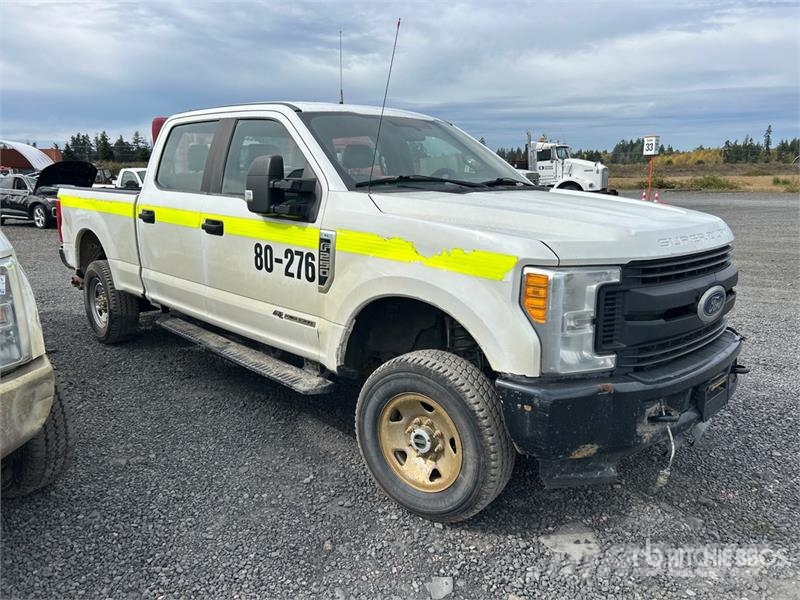 Ford F-250 XL 4x4 Crew Cab Pickup Citi