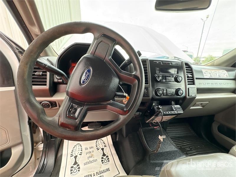 Ford F-250 XL 4x4 Crew Cab Pickup Citi