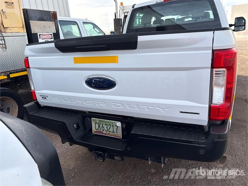 Ford F-250 XL 4x4 Crew Cab Pickup Anders