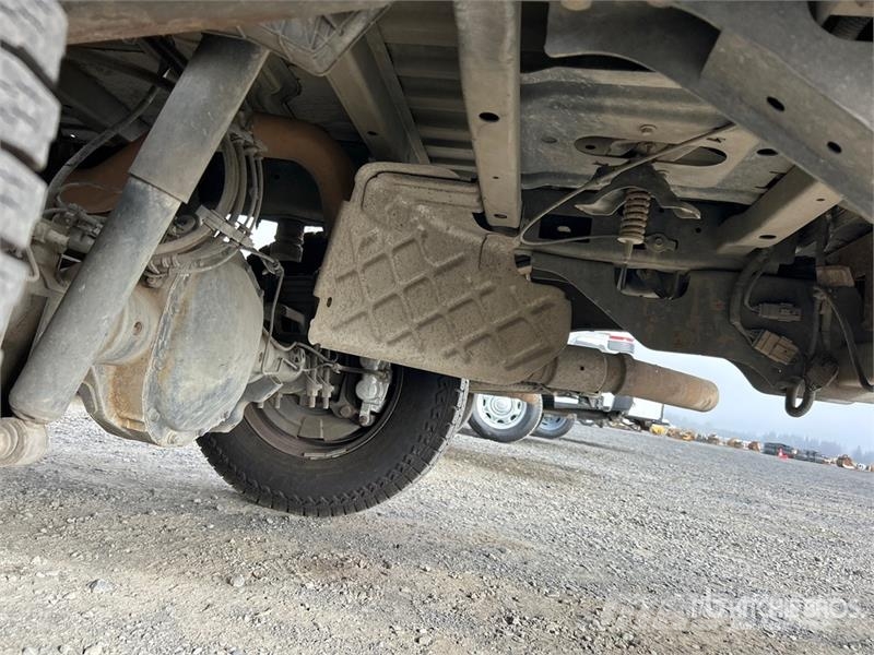 Ford F-250 XL 4x4 Crew Cab Pickup Ostalo