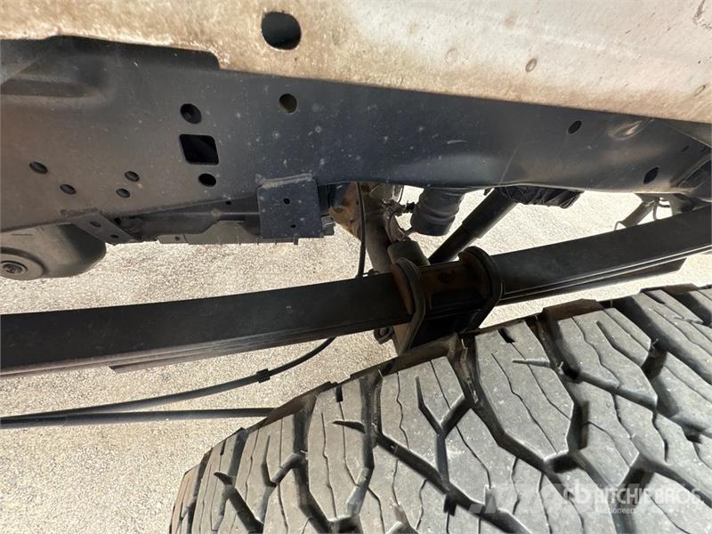 Ford F-250 XL 4x4 Crew Cab Pickup Otros