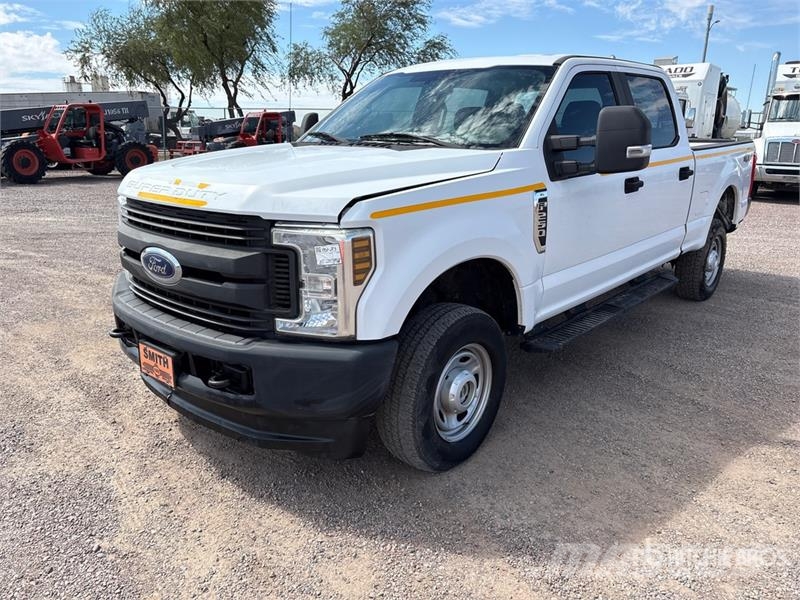 Ford F-250 XL 4x4 Crew Cab Pickup Otras furgonetas