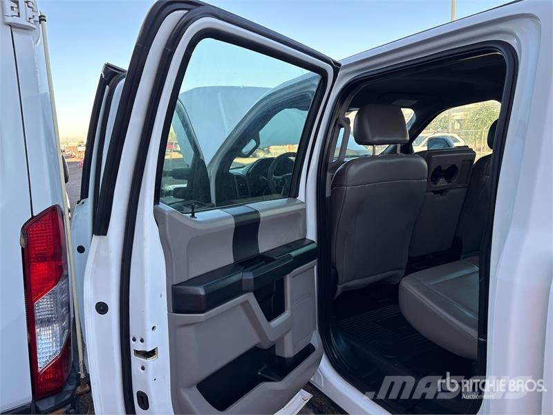 Ford F-250 XL 4x4 Crew Cab Pickup Citi