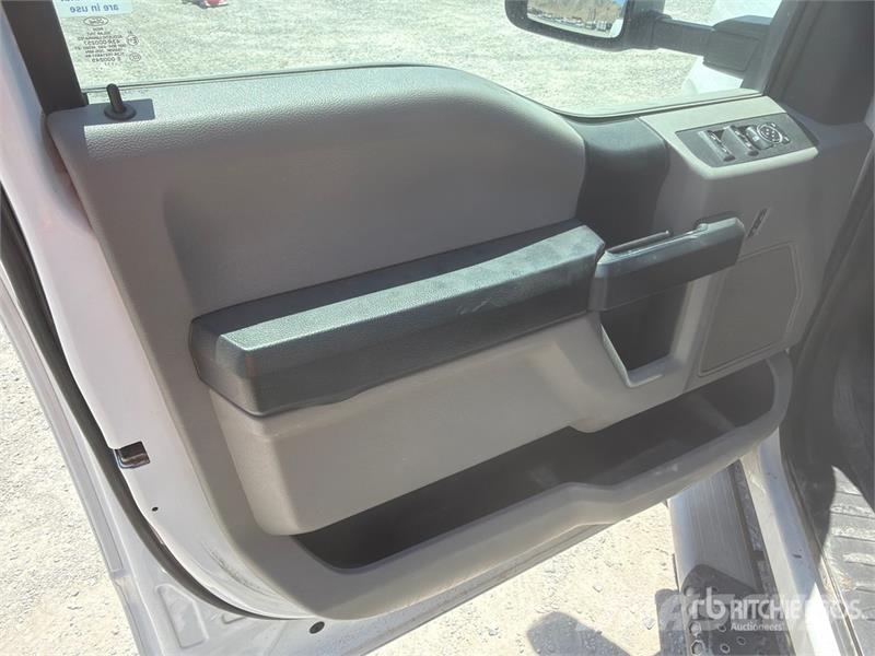 Ford F-250 XL 4x4 Crew Cab Pickup Anders