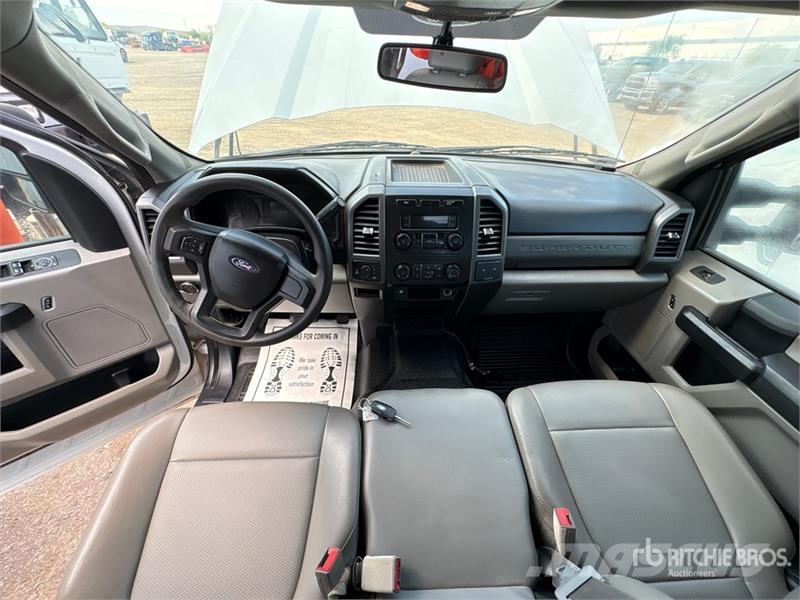Ford F-250 XL 4x4 Crew Cab Pickup Otras furgonetas