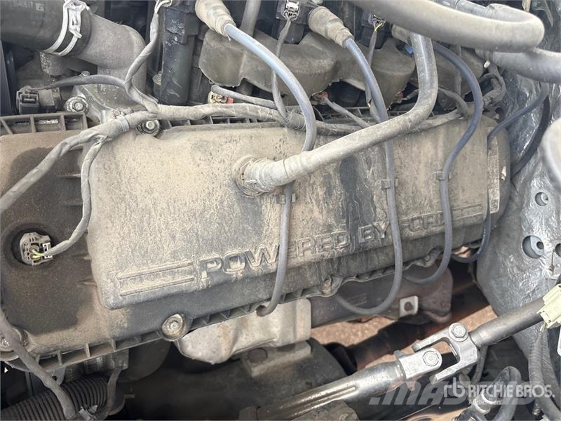 Ford F-250 XL 4x4 Crew Cab Pickup Otros