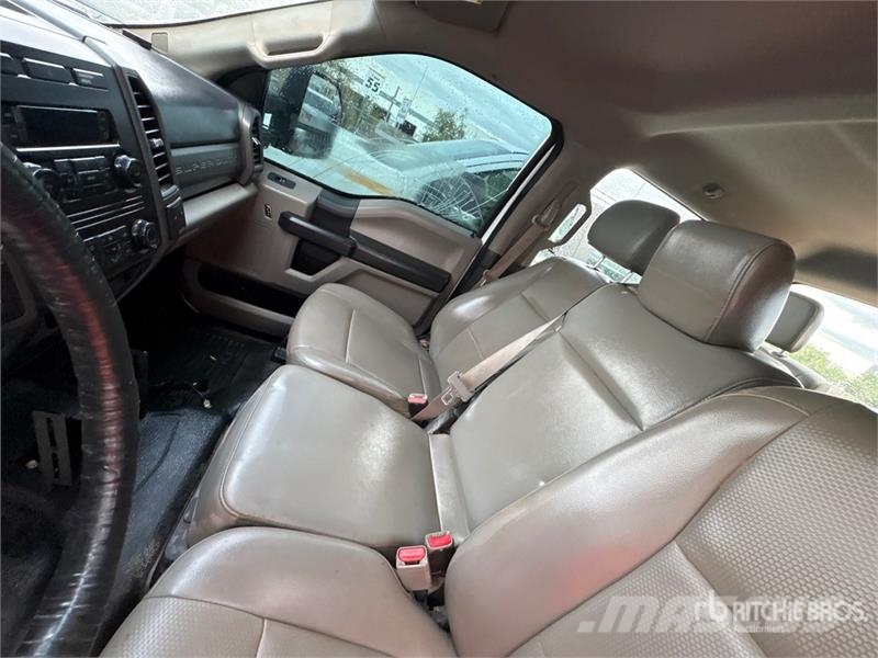 Ford F-250 XL 4x4 Crew Cab Pickup 기타