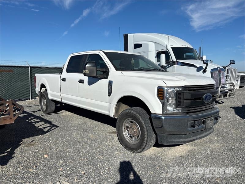 Ford F-250 XL 4x4 Crew Cab Pickup Other