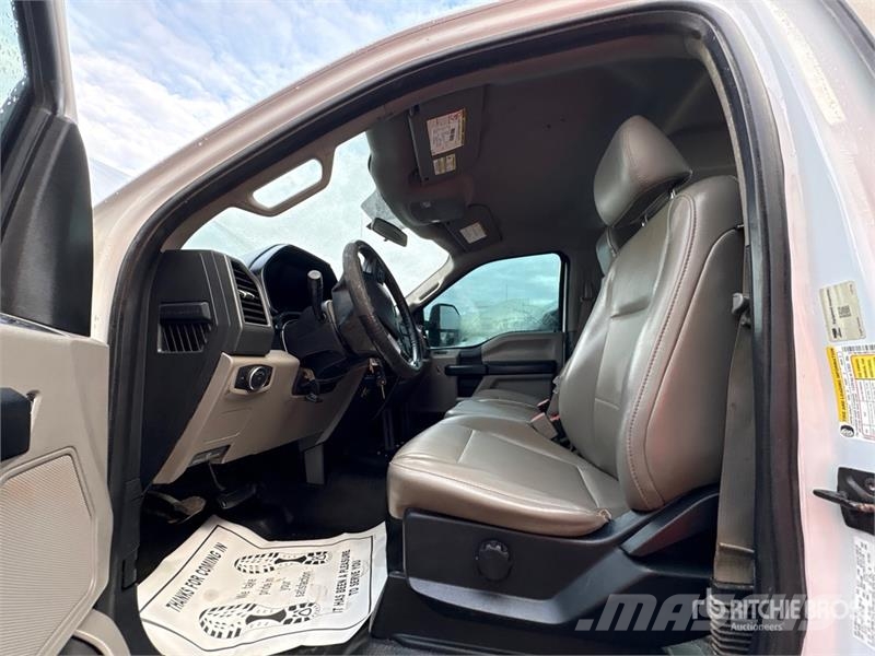 Ford F-250 XL 4x4 Crew Cab Pickup 기타