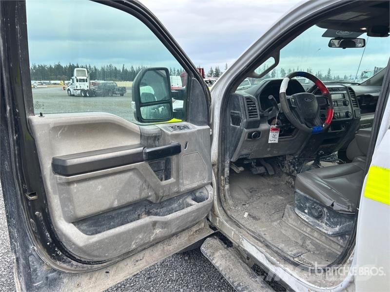 Ford F-250 XL 4x4 Crew Cab Pickup Citi