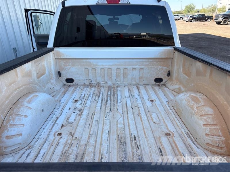 Ford F-250 XL 4x4 Crew Cab Pickup Autre fourgon / utilitaire