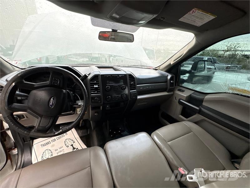 Ford F-250 XL 4x4 Crew Cab Pickup 기타