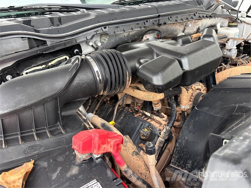 Ford F-250 XL 4x4 Crew Cab Pickup Citi