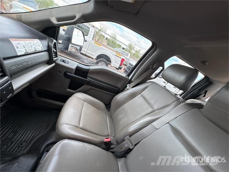 Ford F-250 XL 4x4 Crew Cab Pickup Citi