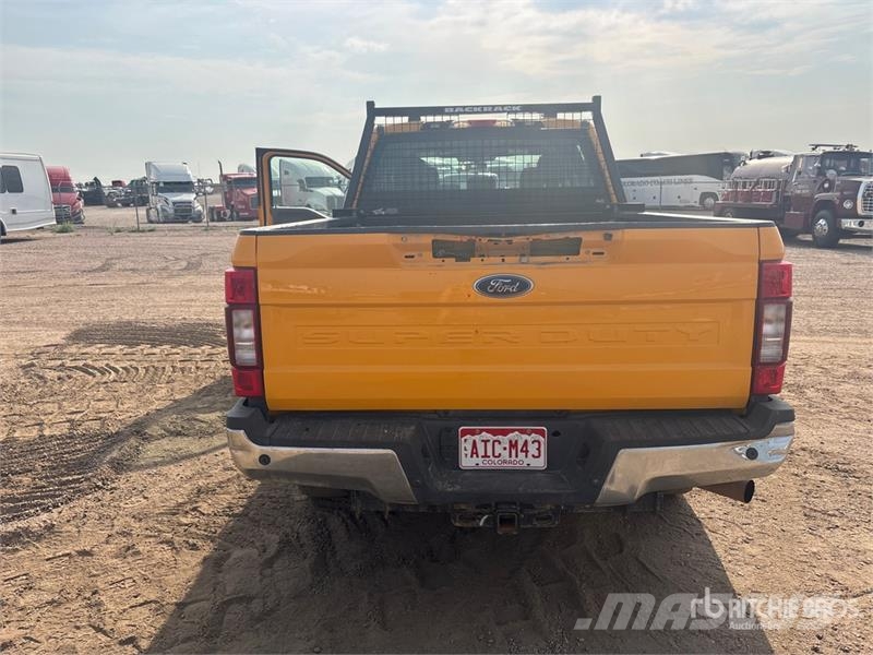 Ford F-250 XL 4x4 Crew Cab Pickup Citi