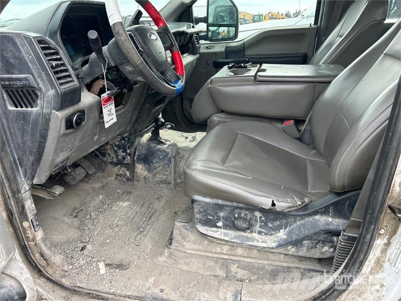 Ford F-250 XL 4x4 Crew Cab Pickup Citi