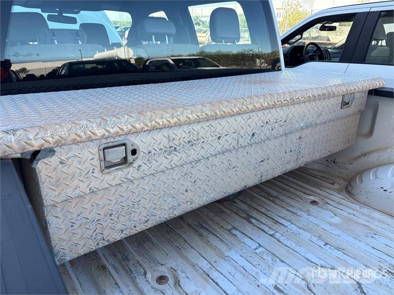 Ford F-250 XL 4x4 Crew Cab Pickup Drugi